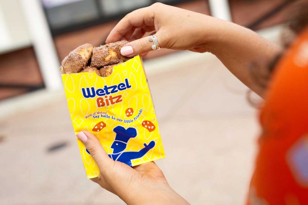 Cinnamon Bitz from Wetzel’s Pretzels for Weekday Delights at Disney Springs for the Fall 2020 Season
