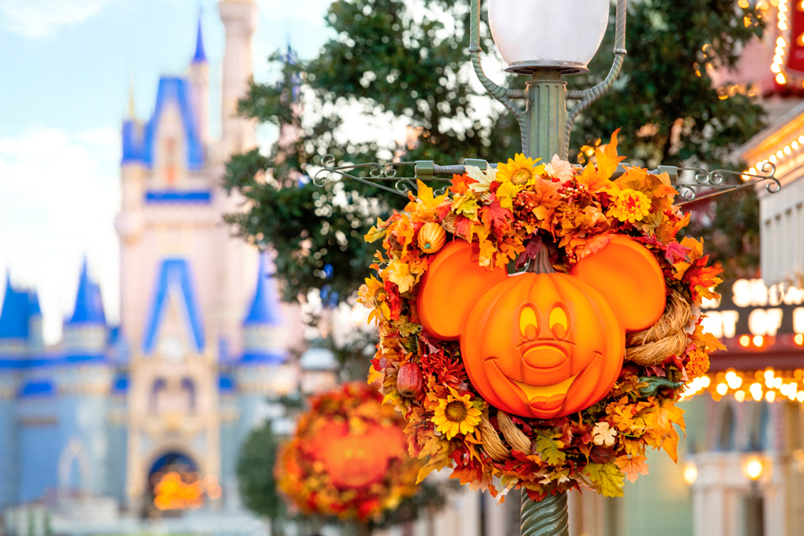 Capture Halloween and Holiday Memories with a Special Memory Maker Offer from Disney PhotoPass Service